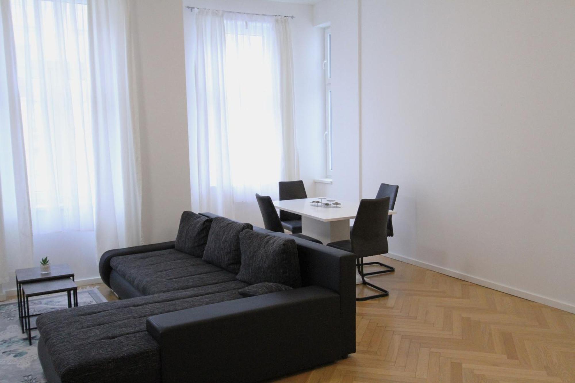Home Sweet Home - Vienna Central Bagian luar foto