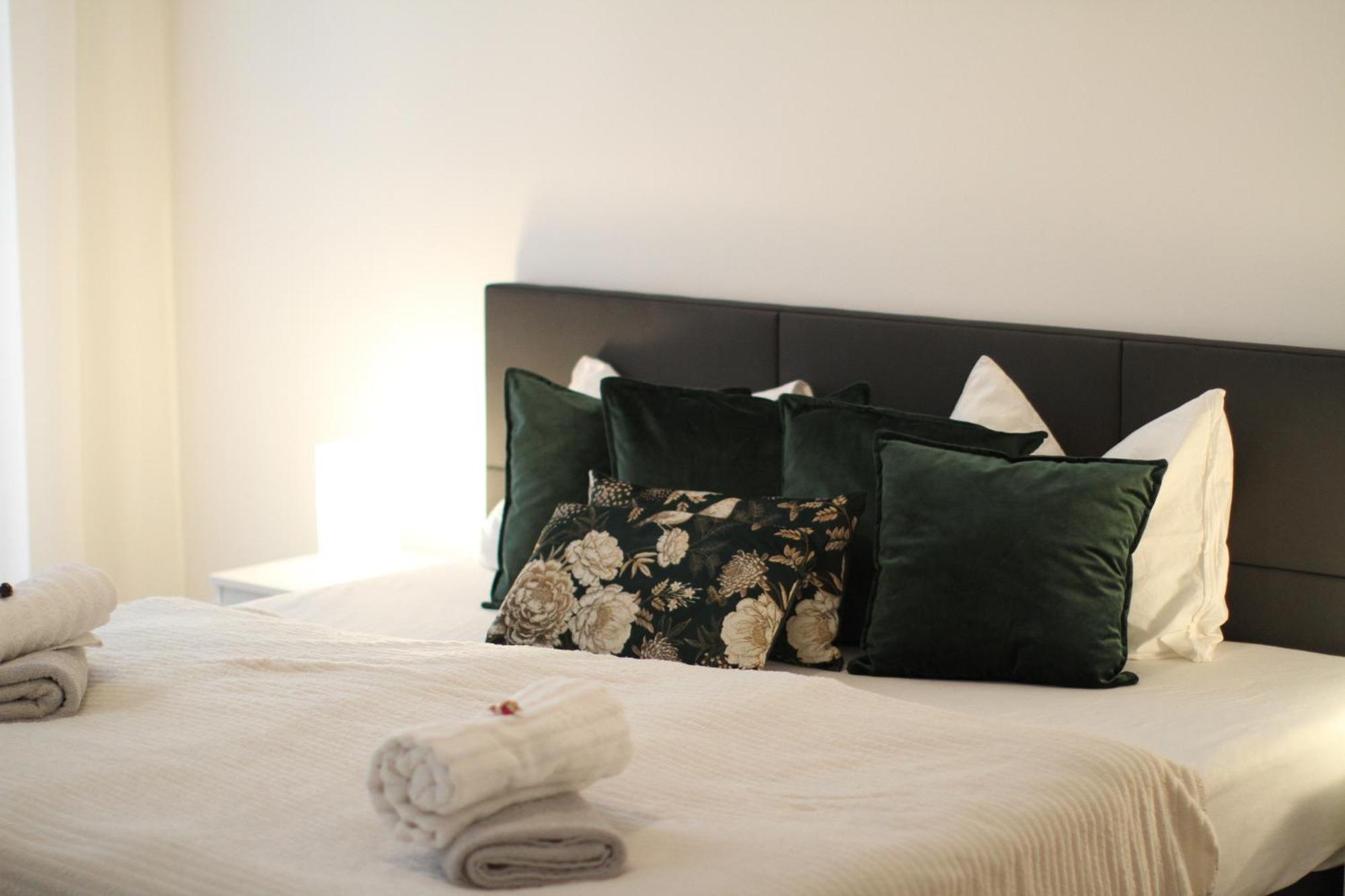 Home Sweet Home - Vienna Central Bagian luar foto
